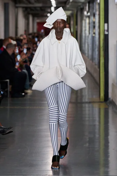 Look 3